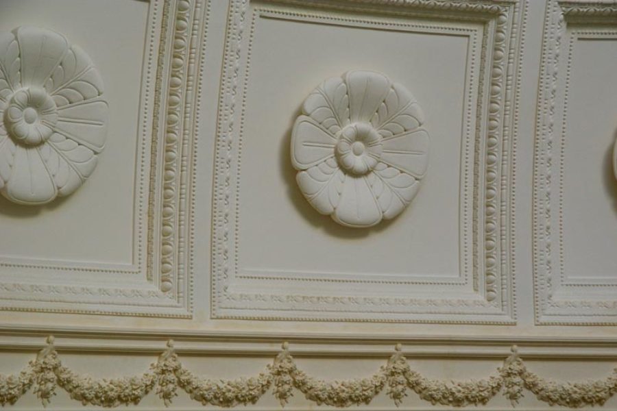 Decorative motifs: roses made of fibrous plaster