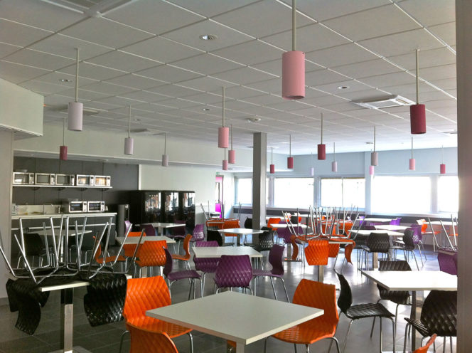 Installation of Rockfon mono-acoustic ceilings for the redevelopment of the restaurant areas at the Crédit Agricole Centre Est
