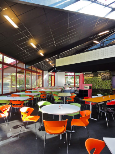 Installation of Rockfon mono-acoustic ceilings for the redevelopment of the restaurant areas at the Crédit Agricole Centre Est