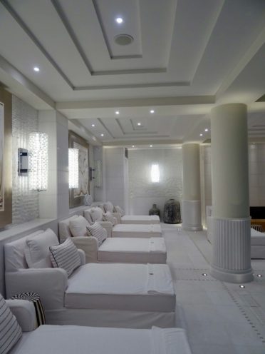 Ceiling and columns made in fibrous plaster for a SPA area construction in Four Seasons Hotel