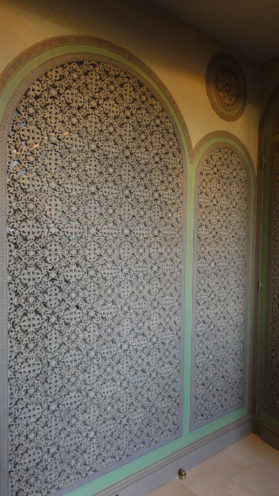 Moucharabieh wall panel made of fibrous plaster
