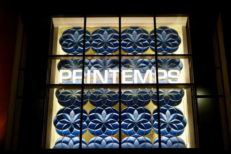 Facade of Le Printemps in Marseille with roses made in fibrous plaster