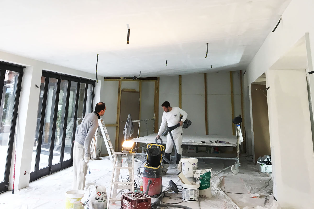 Poseurs agréés de plafond RockFon Mono acoutic dans la Maison Rouveure Marquez