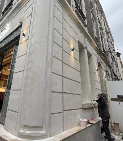 Pose de la nouvelle façade sur la chantier Iafrati par Rouveure Marquez