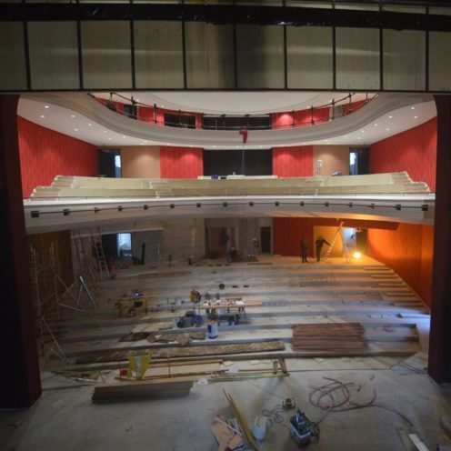 Rambardes en staff par la Maison Rouveure Marquez dans le Théâtre de Montélimar