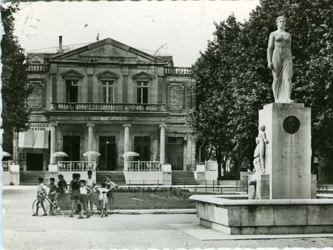 Reproduction du Théâtre de Montélimar imaginé par Emile Loubet