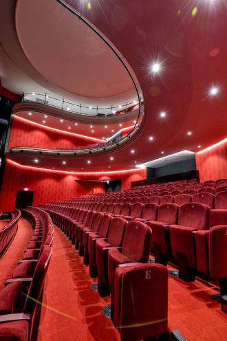 Circular ceilings and fibrous plaster balconies at the Montélimar Theater