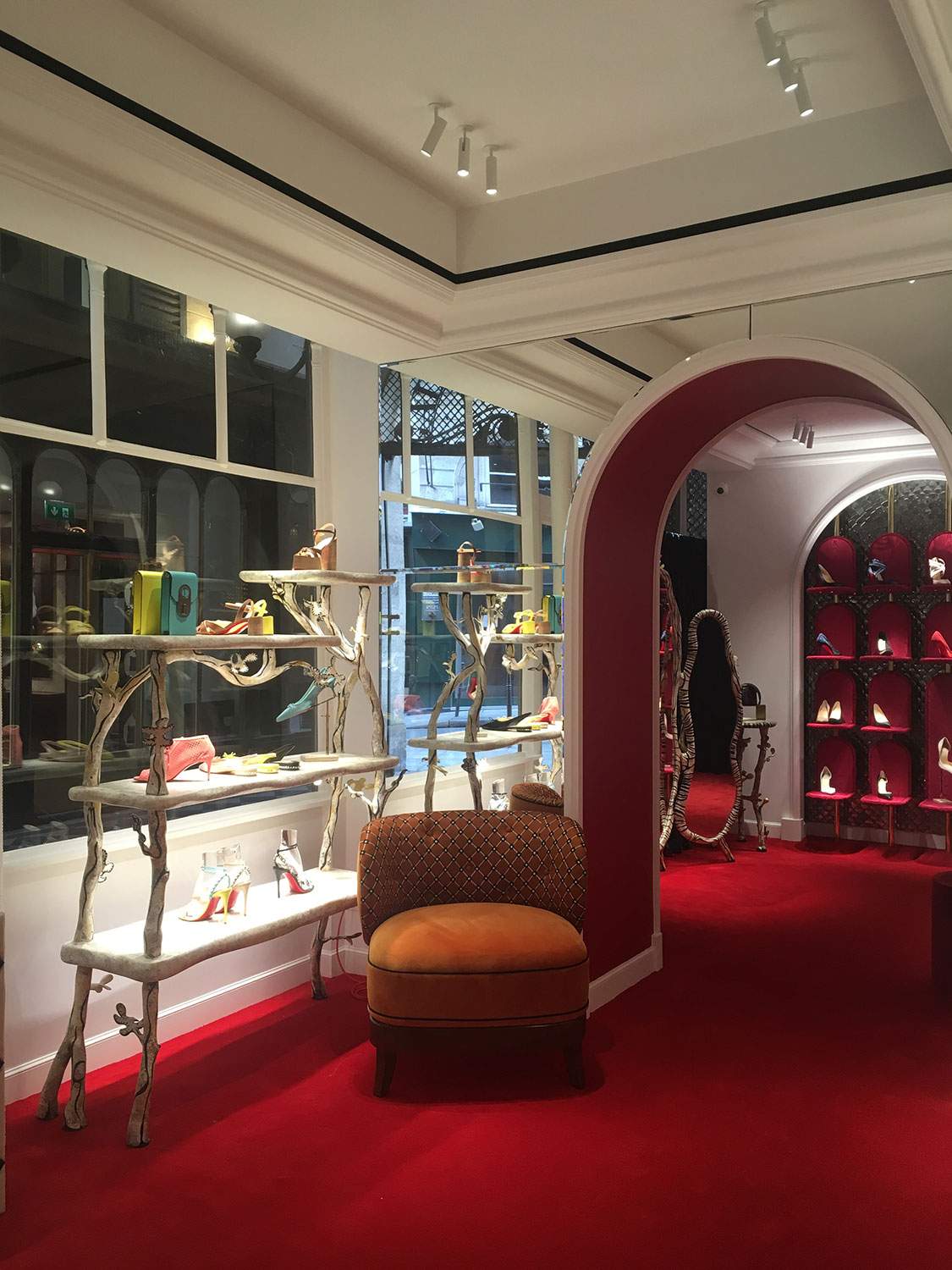 Redesign of the Louboutin store in Paris with decorative elements in fibrous plaster